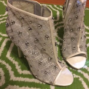 Beautiful Vera Wang heels!